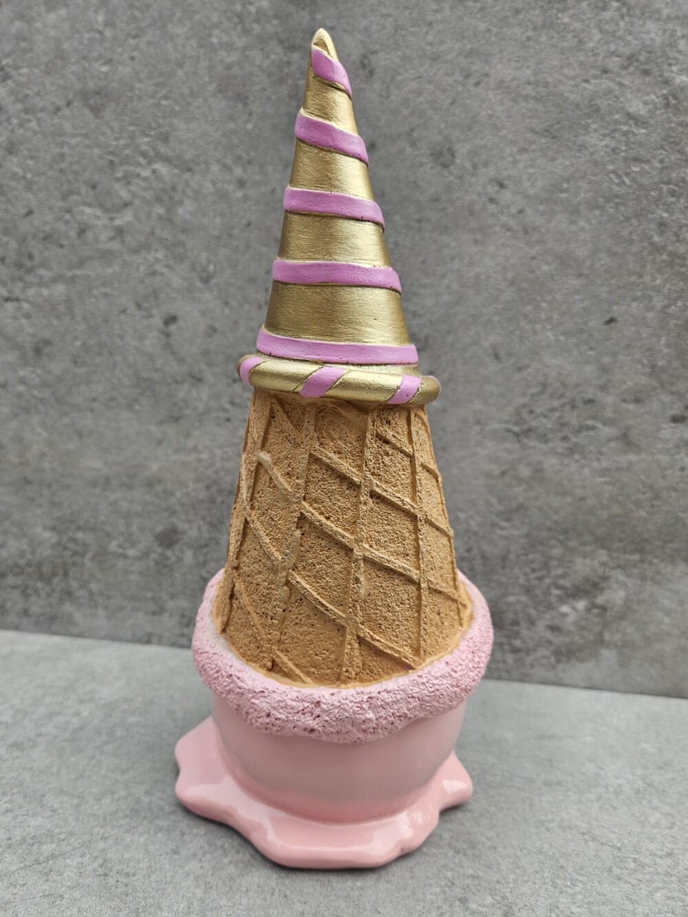 NWT Pink Halloween Skull Ice Cream Cone Figurine Gold Witch Hat Spooky Cute Deco - Picture 2 of 5